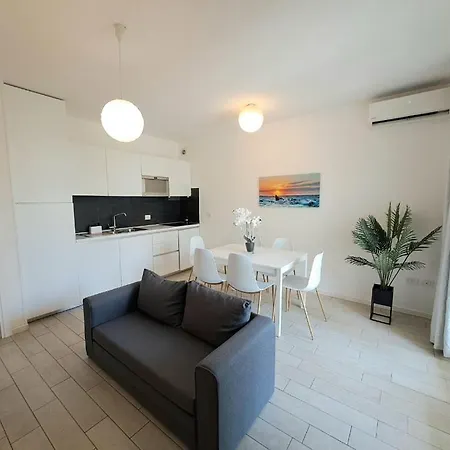 Apartment Wave In Piazza Trieste - Seasons Real Estate -